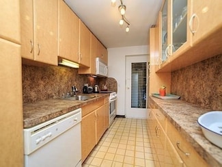 14 Commonwealth Ct Unit 9, Brighton, MA 02135
