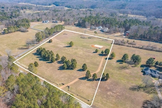 4835 E Broomtown Rd, Trion, GA 30753