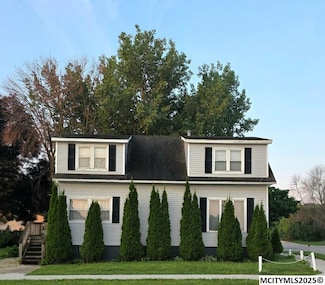 221 6th St SW, Mason City, IA 50401