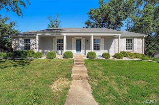15645 Dresden Lake Ct, Chesterfield, MO 63017