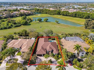560 Enclave Cir W, Pembroke Pines, FL 33027
