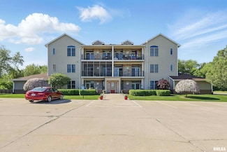 1871 Stone Gate Cir, Davenport, IA 52807