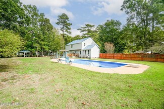 305 Pineview Dr, Elizabeth City, NC 27909