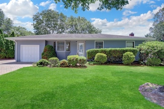 2 Dreamland St, Mastic, NY 11950