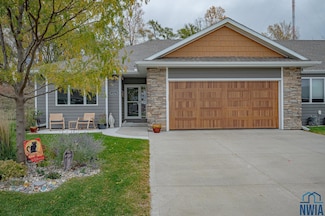 4254 Fremar Dr, Sioux City, IA 51104