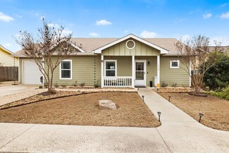 112 Ivy Ln, Kerrville, TX 78028