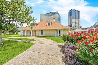 3825 Severn Ave, Metairie, LA 70002