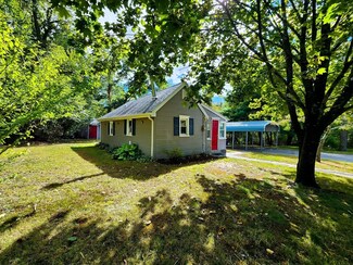 111 High St, Assonet, MA 02702