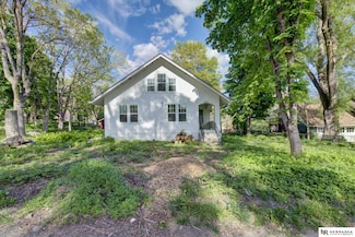 7717 N 39th St, Omaha, NE 68112