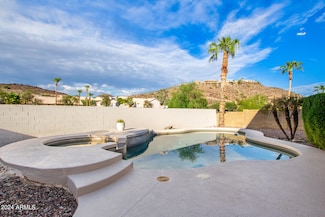 902 E Goldenrod St, Phoenix, AZ 85048