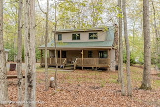 105 Poplar Ln, Tafton, PA 18464