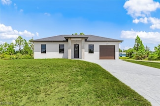 607 E 8th St, Lehigh Acres, FL 33972