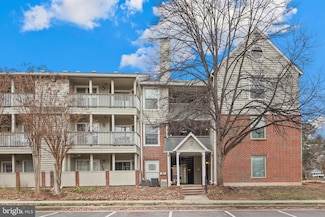 3916 Penderview Dr Unit 427, Fairfax, VA 22033