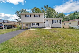 46 Woodshore W, Keyport, NJ 07735
