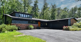 2793 Belgrave Rd, Cleveland, OH 44124