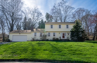 10 Corbin Cir, Branford, CT 06405
