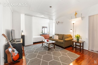 39-30 52nd St Unit 5E, Woodside, NY 11377