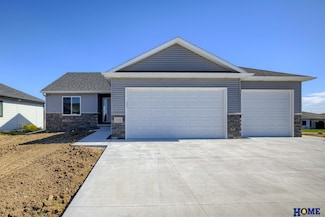 1128 Asher Ave, Hickman, NE 68372