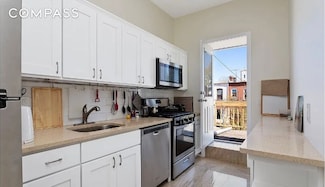 201 E 31st St Unit 2, Brooklyn, NY 11226
