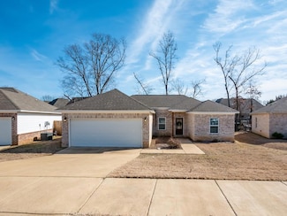 1048 Briarwood Dr, Oxford, MS 38655