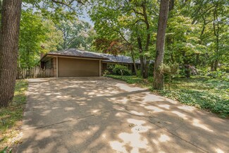 8613 Beech Ave, Munster, IN 46321