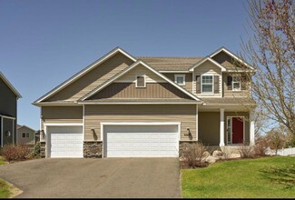 9019 Tessman Pkwy N, Brooklyn Park, MN 55445