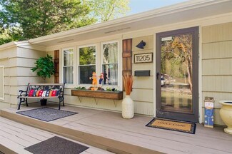 11205 Elmwood Ave, Kansas City, MO 64137