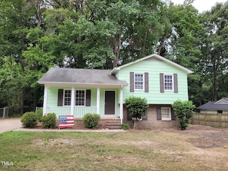 304 Holtz Ln, Cary, NC 27511
