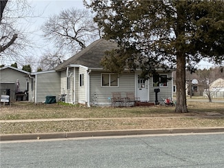 304 6th St W, Altoona, WI 54720