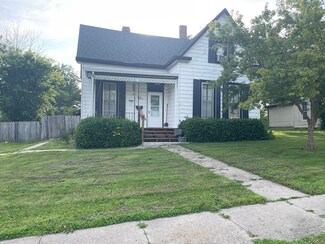 711 Grand Ave, Fulton, MO 65251