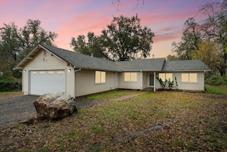 4038 Glen Hollow Ln, Anderson, CA 96007