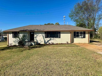 104 Ford St, Muscle Shoals, AL 35661