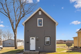 1513 Walker St, Des Moines, IA 50316