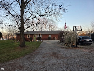 405 E 5th St, Carthage, IN 46115