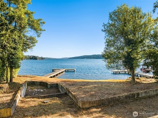 10879 SE Lake Rd, Bellevue, WA 98004