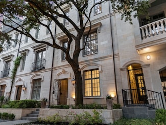 2214 Worthington St, Dallas, TX 75204