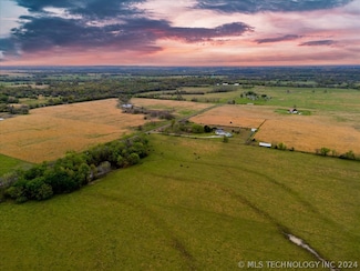 4 S 4360 Rd, Vinita, OK 74301