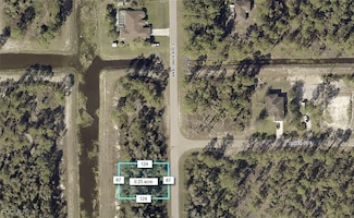 906 Anaconda Ave S, Lehigh Acres, FL 33974