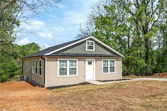 121 Mathis St, Jonesville, NC 28642
