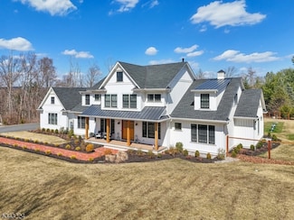63 Village Rd, New Vernon, NJ 07976