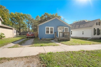 305 Walnut St, Wellsville, KS 66092