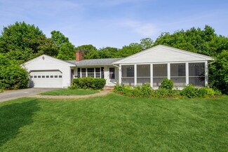99 Oak St, Middleboro, MA 02346