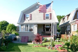 8 Cloutman St, Salem, MA 01970