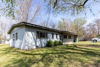 323 W Chantry St, Perkins, OK 74059