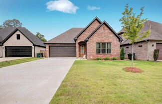 317 Kanis Ridge Dr, Little Rock, AR 72223