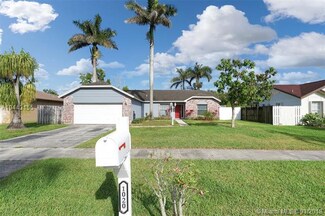 1020 SW 124th Way, Davie, FL 33325