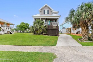 120 Acacia Ave, Biloxi, MS 39530