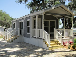 200A Oak Harbor Camp Unit 200-A, Haines City, FL 33844