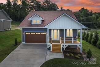 20 Maple Knoll Dr, Hendersonville, NC 28792