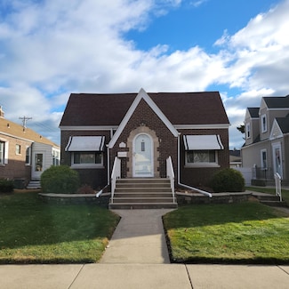 1607 Parkview Ave, Whiting, IN 46394